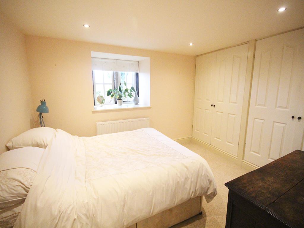 4 bedroom semi-detached house SSTC in Colne - IMG_5306.jpg